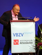 Verleger Balle am Rednerpult bei der Jahrestagung des VBZV 2026